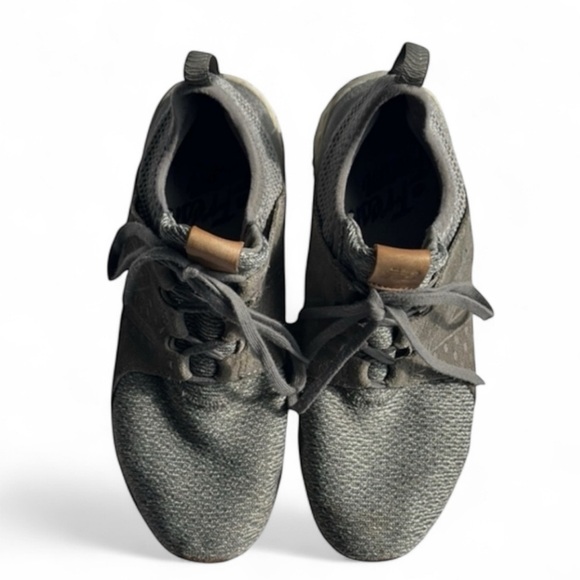 New Balance Gray Athletic Shoes with Seamless Upper size 9.5 - Picture 7 of 10